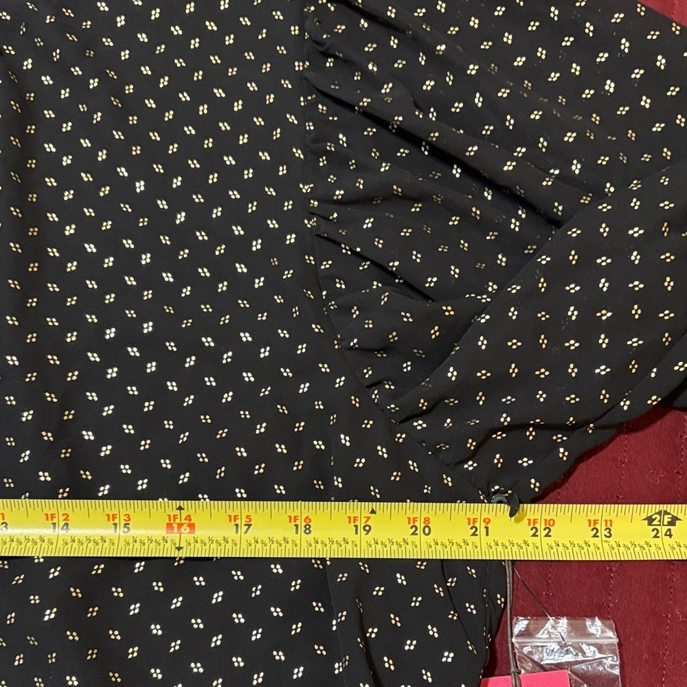 NWT Vince Camuto Black/Gold Women's Lined Blouse/Sheer Sleeves Size XL - Picture 8 of 8